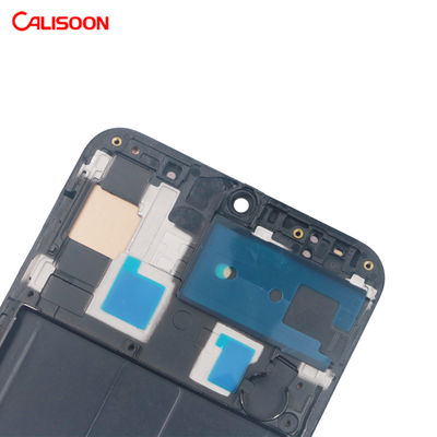 Layar LCD Samsung dengan 3 port HDMI untuk pengalaman High-Definition
